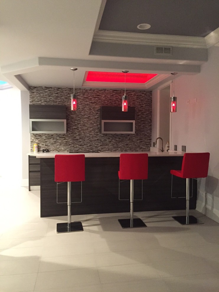 Transitional basement photo in Chicago
