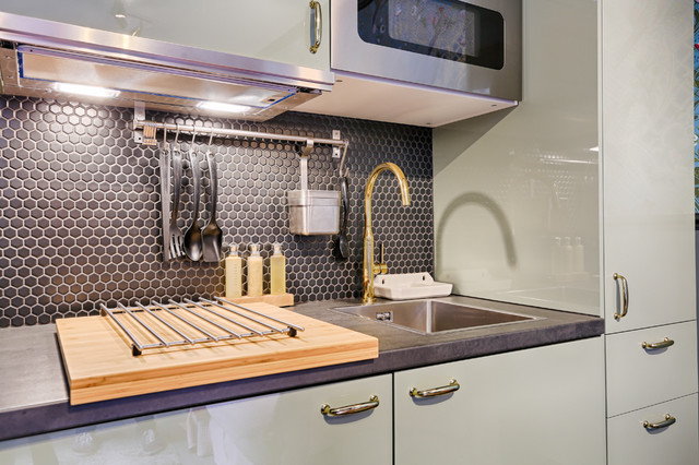 R&eacute;novation compl&egrave;te 2 pi&egrave;ces transitional-kitchen