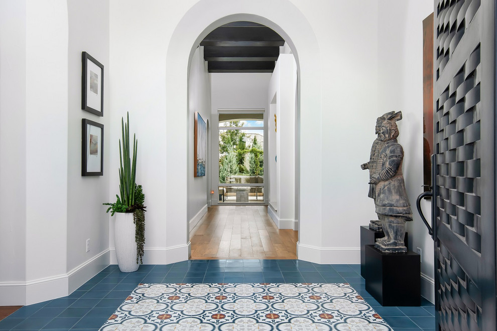 Inspiration for a transitional entryway in Austin.