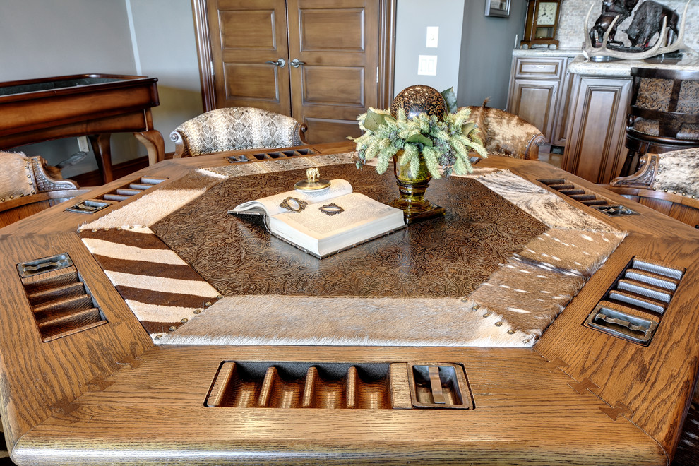 Example of a transitional home design design in Austin