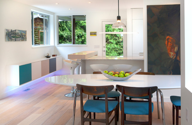 Modern Dining Room modern-matplats