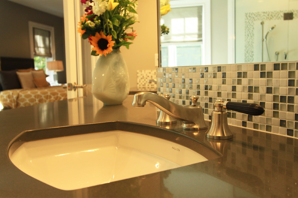 Home design - transitional home design idea in Boston