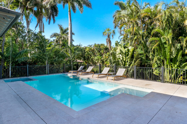 Gulfshore trendy-pool