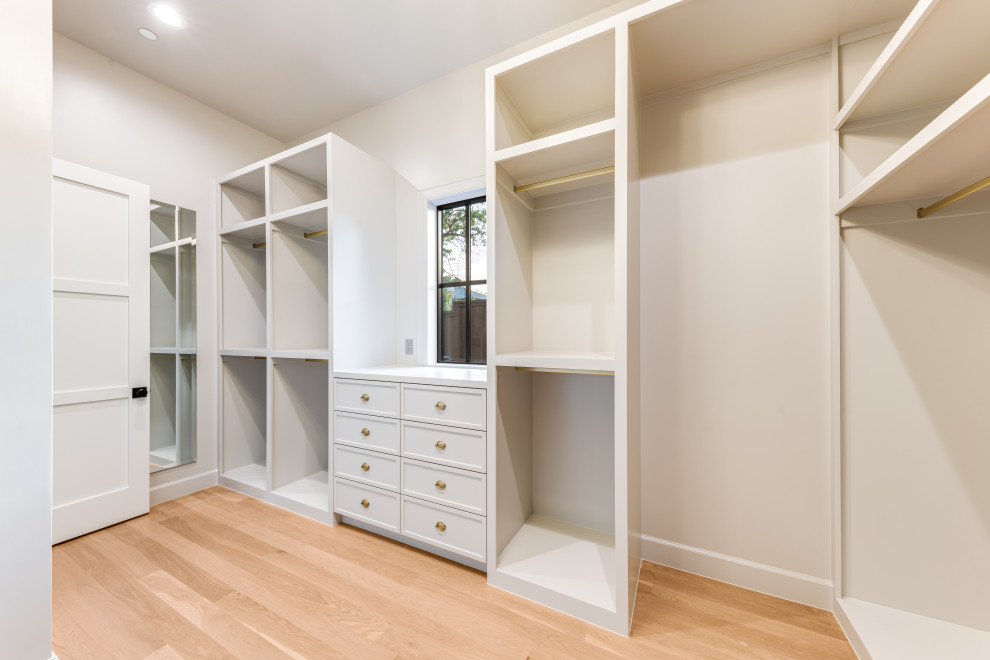 Greenbrier - Transitional - Closet - Dallas - by New Leaf Custom Homes ...