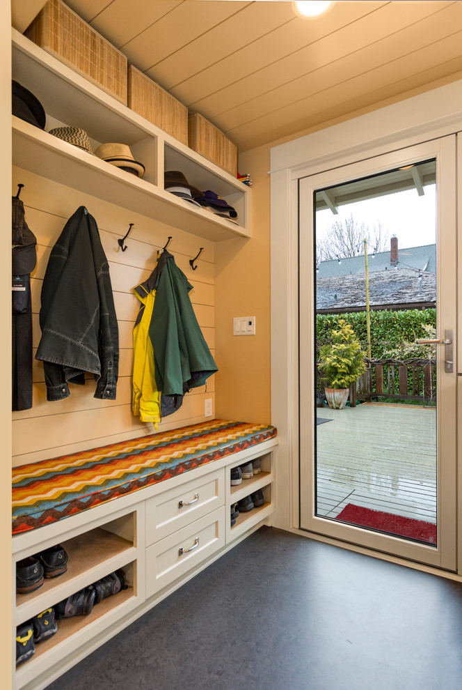 Transitional home design photo in Seattle