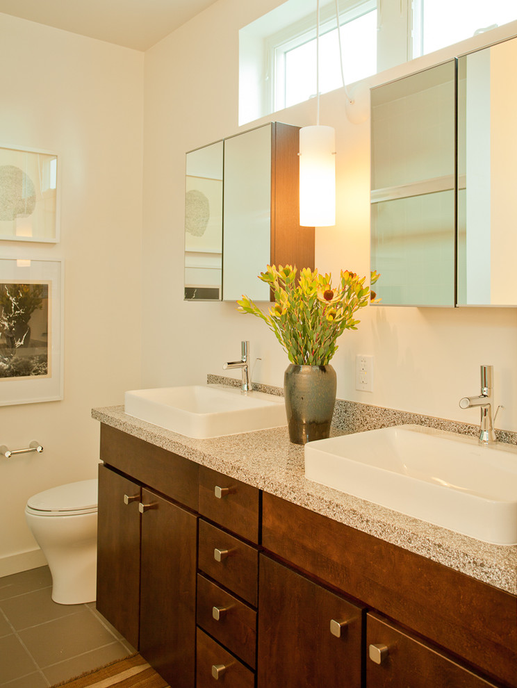Design ideas for a modern bathroom in Los Angeles with a vessel sink.