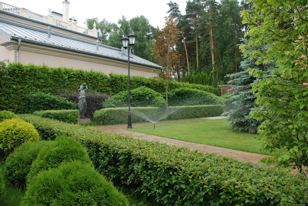 Небольшой сад на Рублевском шоссе