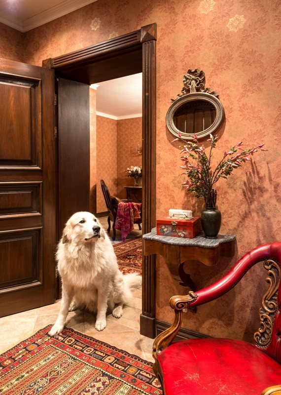 Дом с антиквариатом