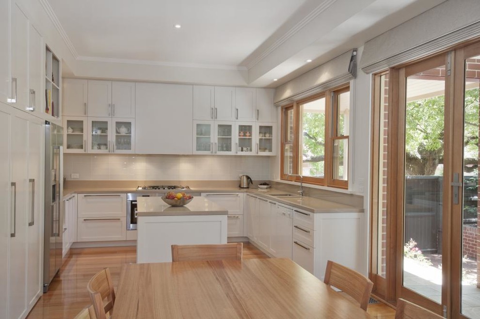 Kitchen - transitional kitchen idea in DC Metro