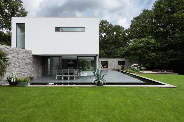 Abbots Way modern-exterior