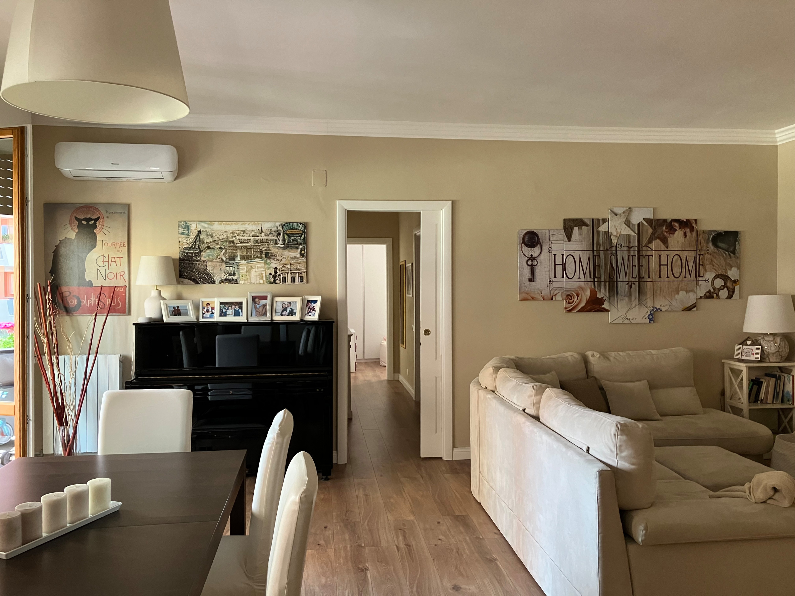 Inspiration for a living room remodel in Rome