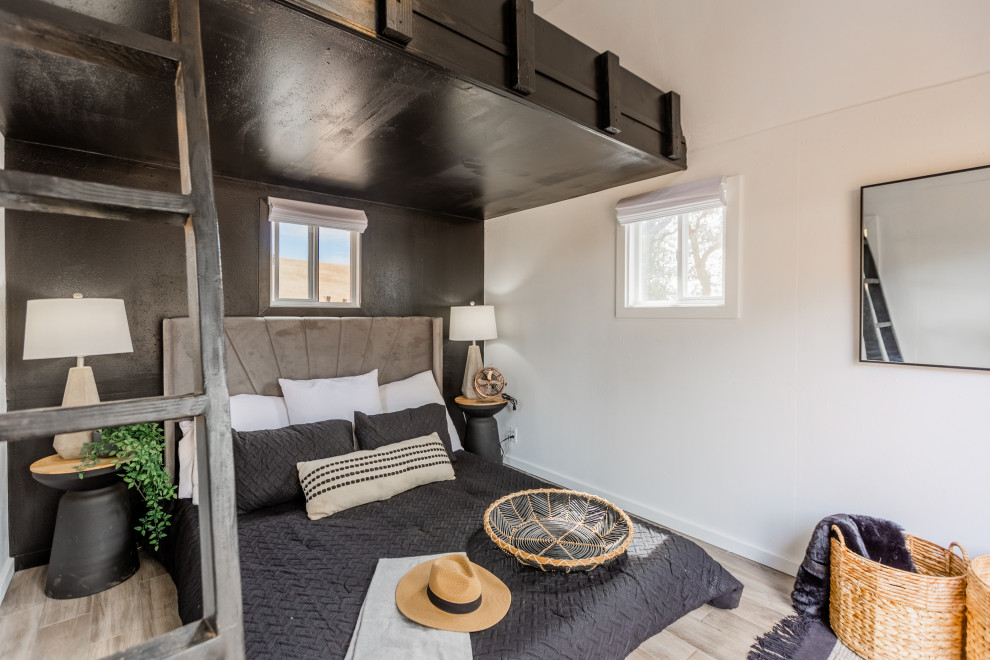 Lake House Cottage Retreat