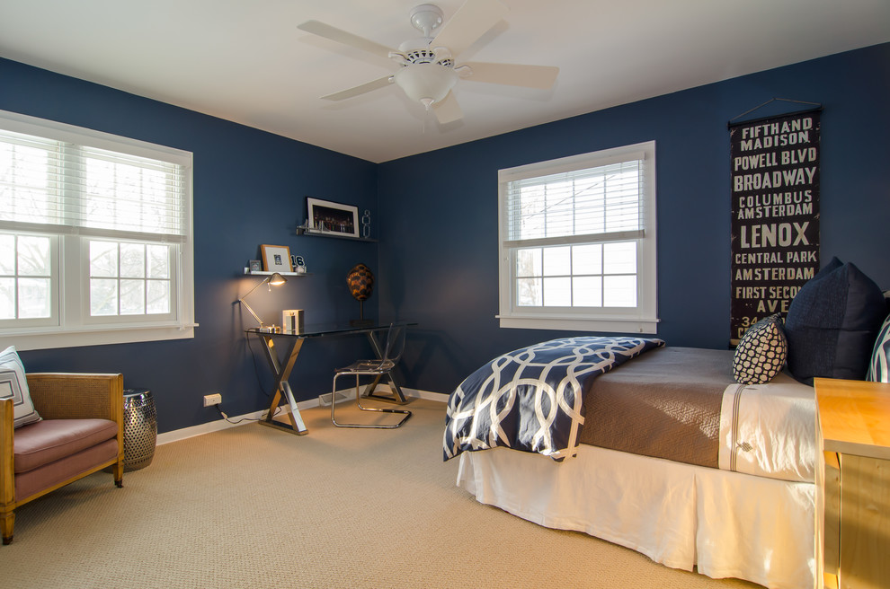 Inspiration for a mid-sized transitional bedroom remodel in Chicago