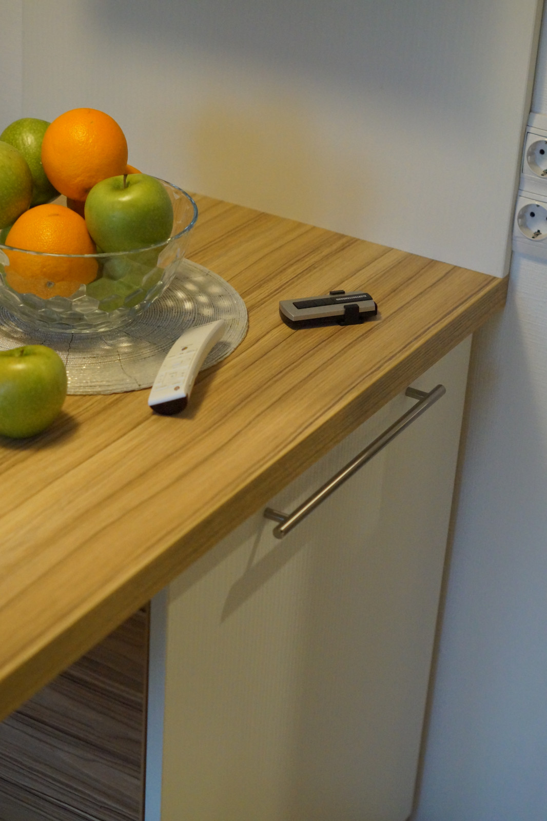 Однокомнатная квартира с кухней-гостиной 6м2 и стиральной машиной на кухне