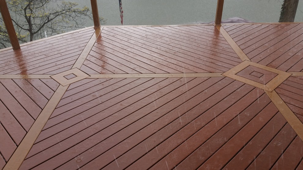 Backyard deck photo in Indianapolis