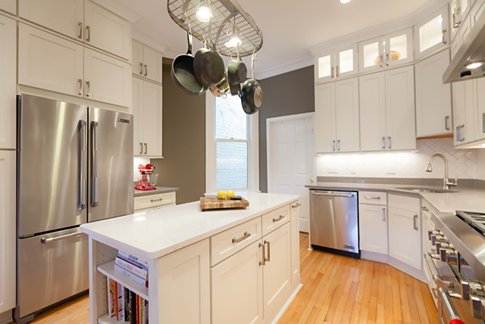 Kitchen - transitional kitchen idea in DC Metro