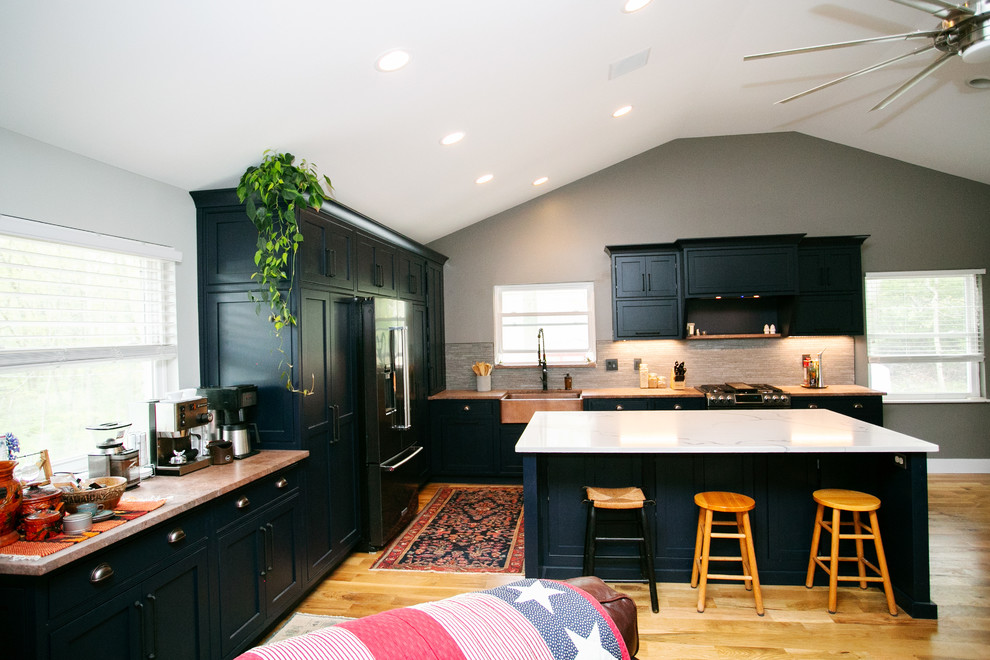 Kitchen - transitional kitchen idea in Indianapolis