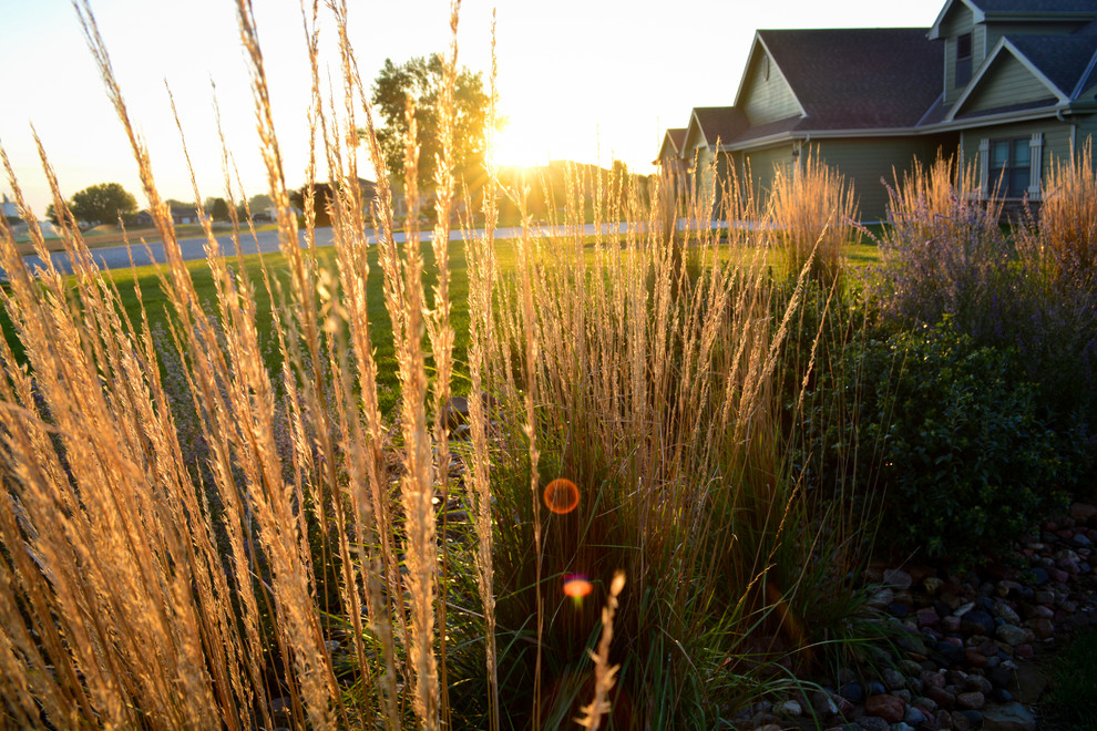 Home design - rustic home design idea in Omaha