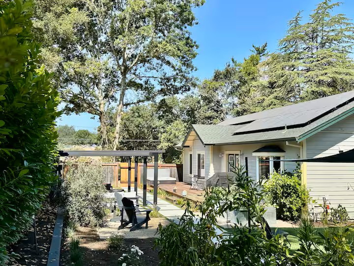 Sebastopol Backyard Retreat