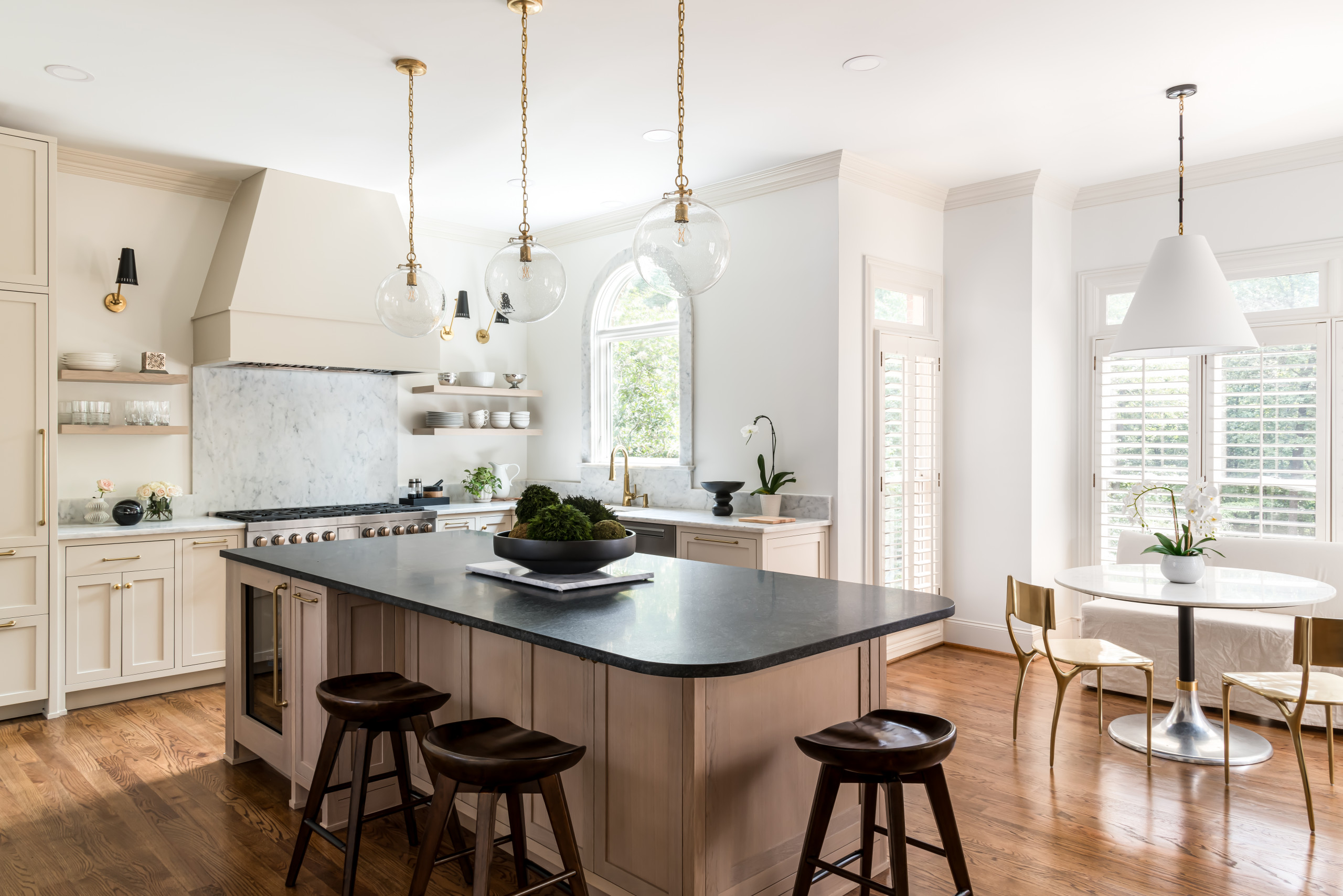 DULUTH -  Warm and Modern Kitchen