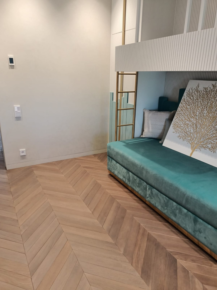 Инженерная доска, дуб, масло с твёрдым воском, французская ёлка.