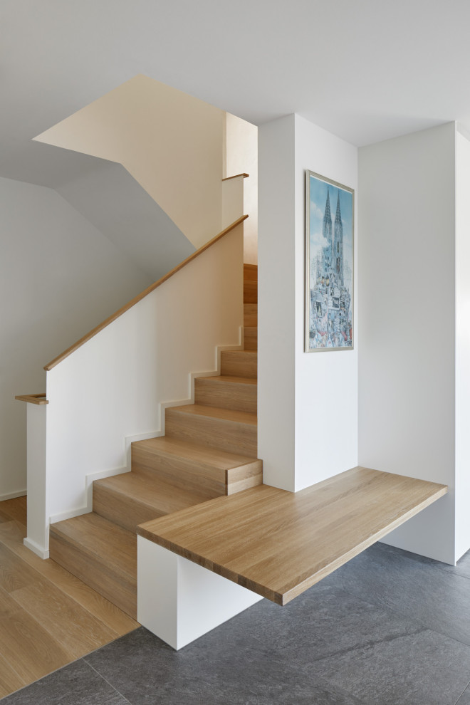 Design ideas for a modern staircase in Cologne.