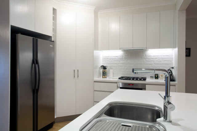 Open Plan Functional White - Kitchen maritim