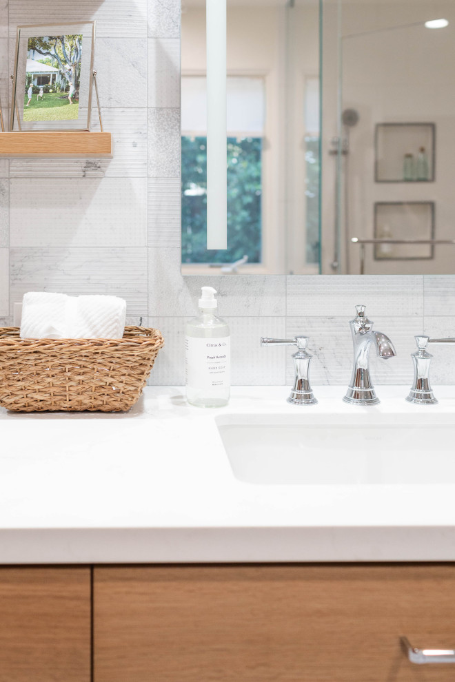 Example of a transitional home design design in Santa Barbara