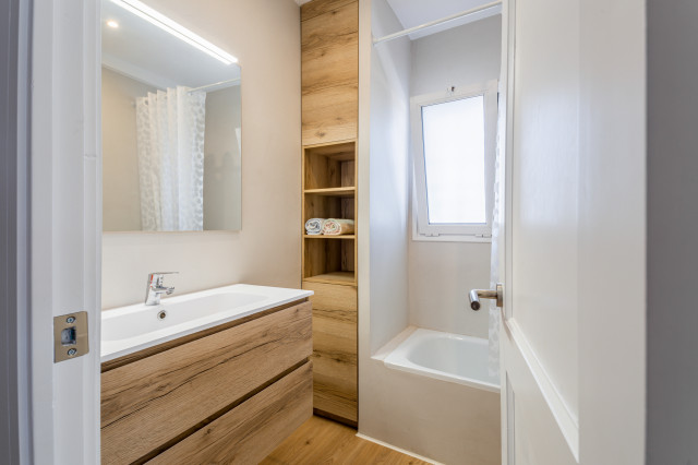Reforma s'Agar&oacute; scandinavo-stanza-da-bagno