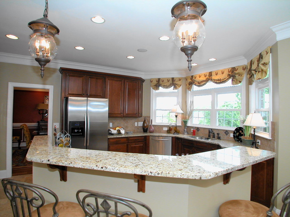Kitchen - kitchen idea in Chicago
