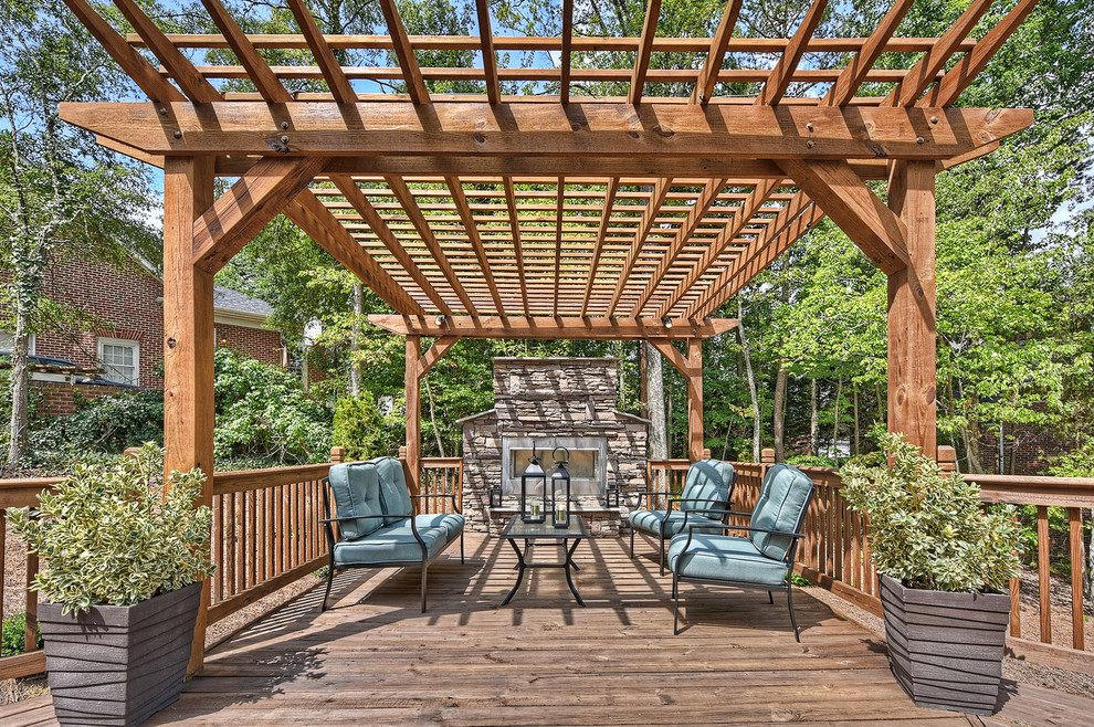 Transitional home design photo in Charlotte