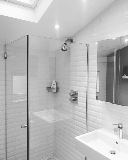 Single storey extension Bow Modern Bathroom London by BAT