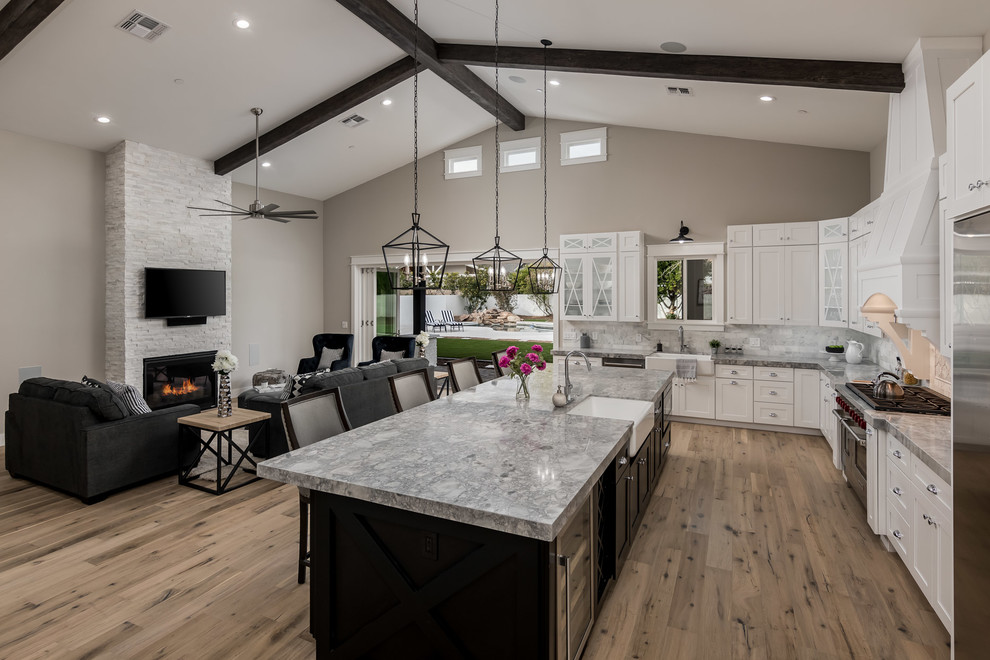 Kitchen - transitional kitchen idea in Phoenix