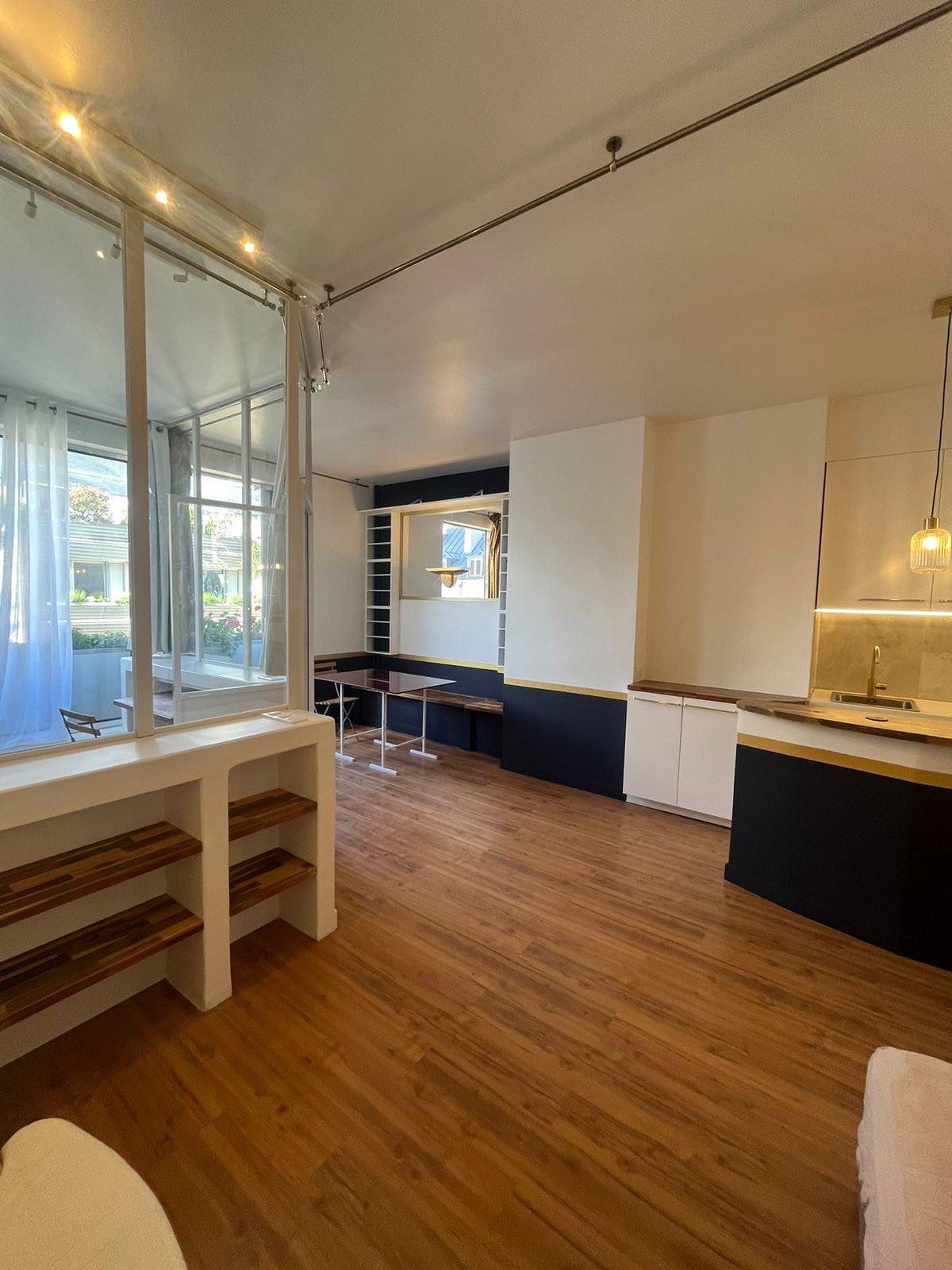 studio PARIS 7ème