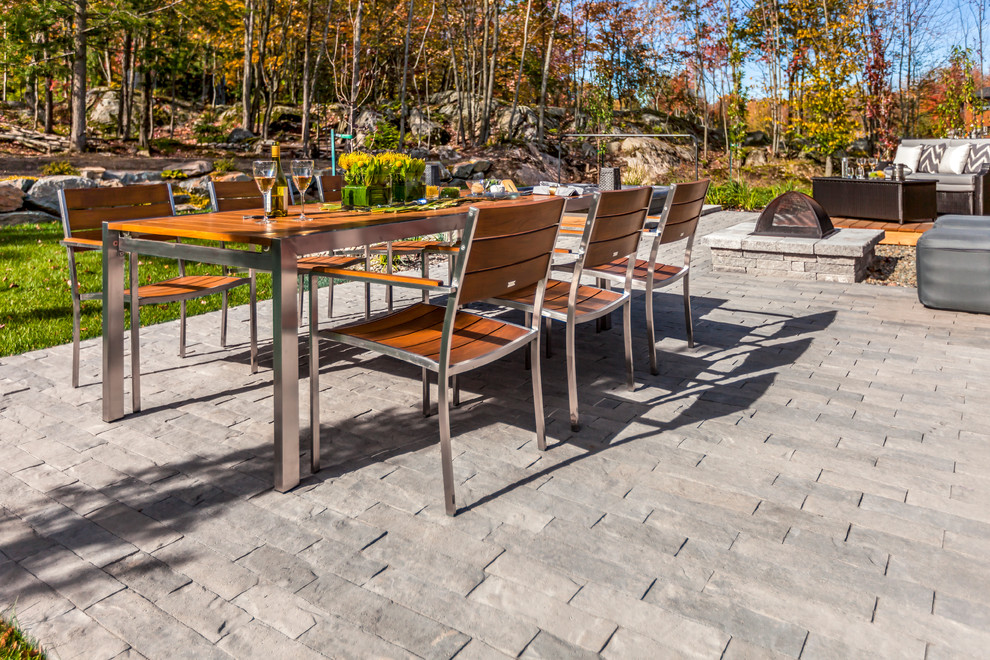 Patio - mid-sized transitional patio idea