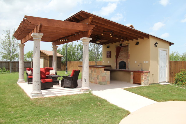 Pool Bar traditional-patio