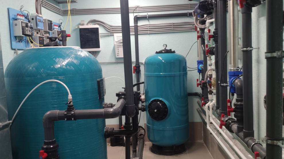 Плавательные бассейны в клубе грудничкового плавания