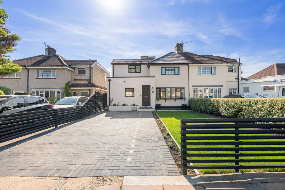 Wyncham Avenue Living Areas & Kitchen