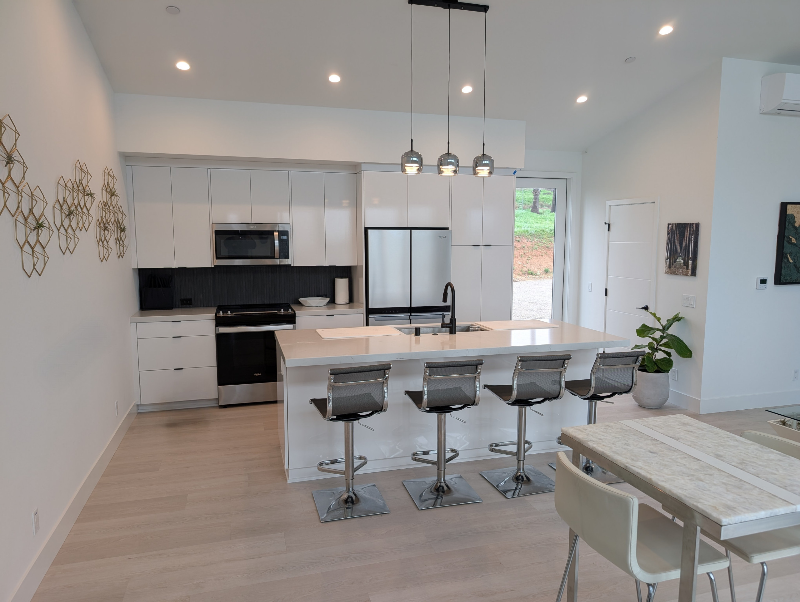 ADU 1200sqft with Garage