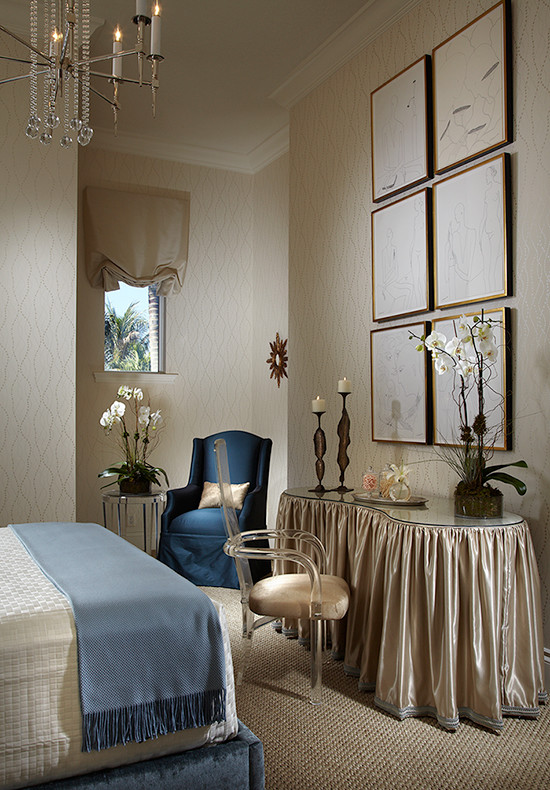 Bedroom - transitional bedroom idea in Miami