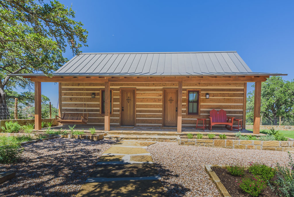Mountain style home design photo in Austin