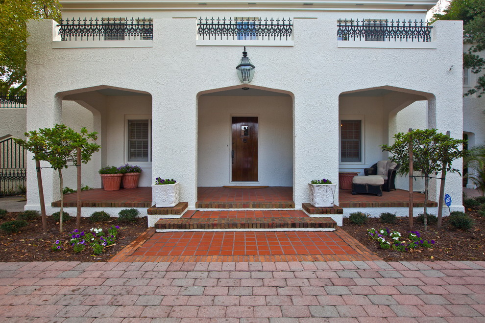 Photo of a mediterranean entryway in Tampa.