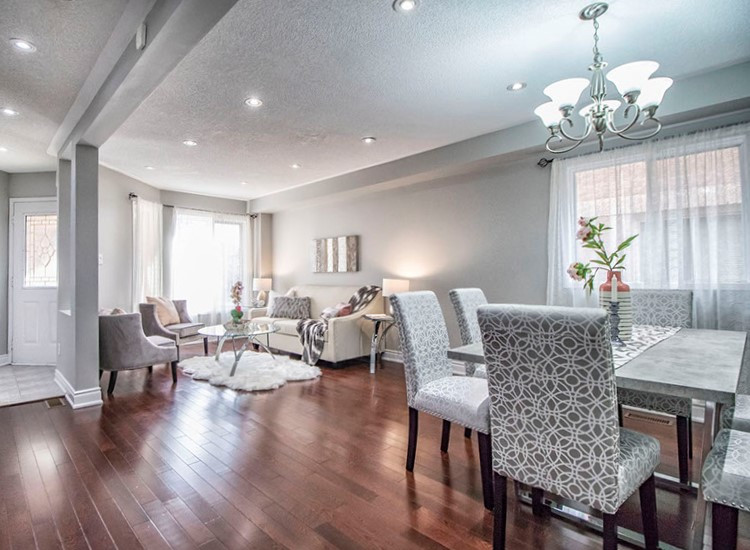 Eclectic home design photo in Toronto