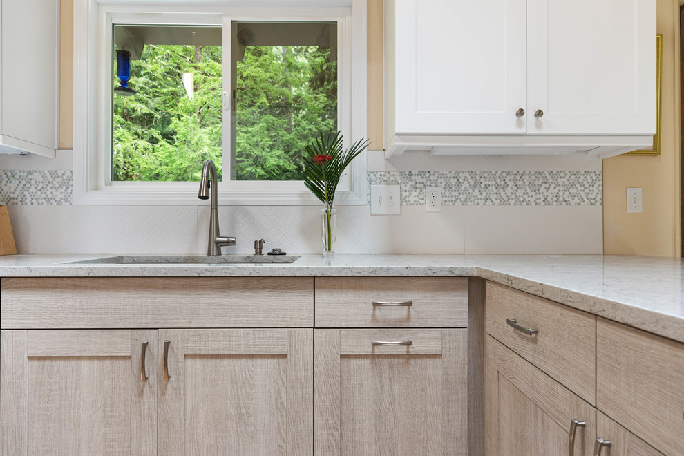 Kitchen - transitional kitchen idea in Seattle