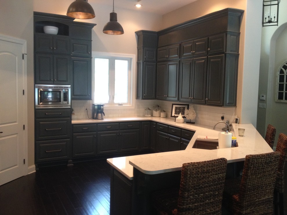 Kitchen - transitional kitchen idea