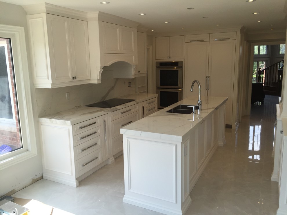 Inspiration for a transitional kitchen remodel in Toronto
