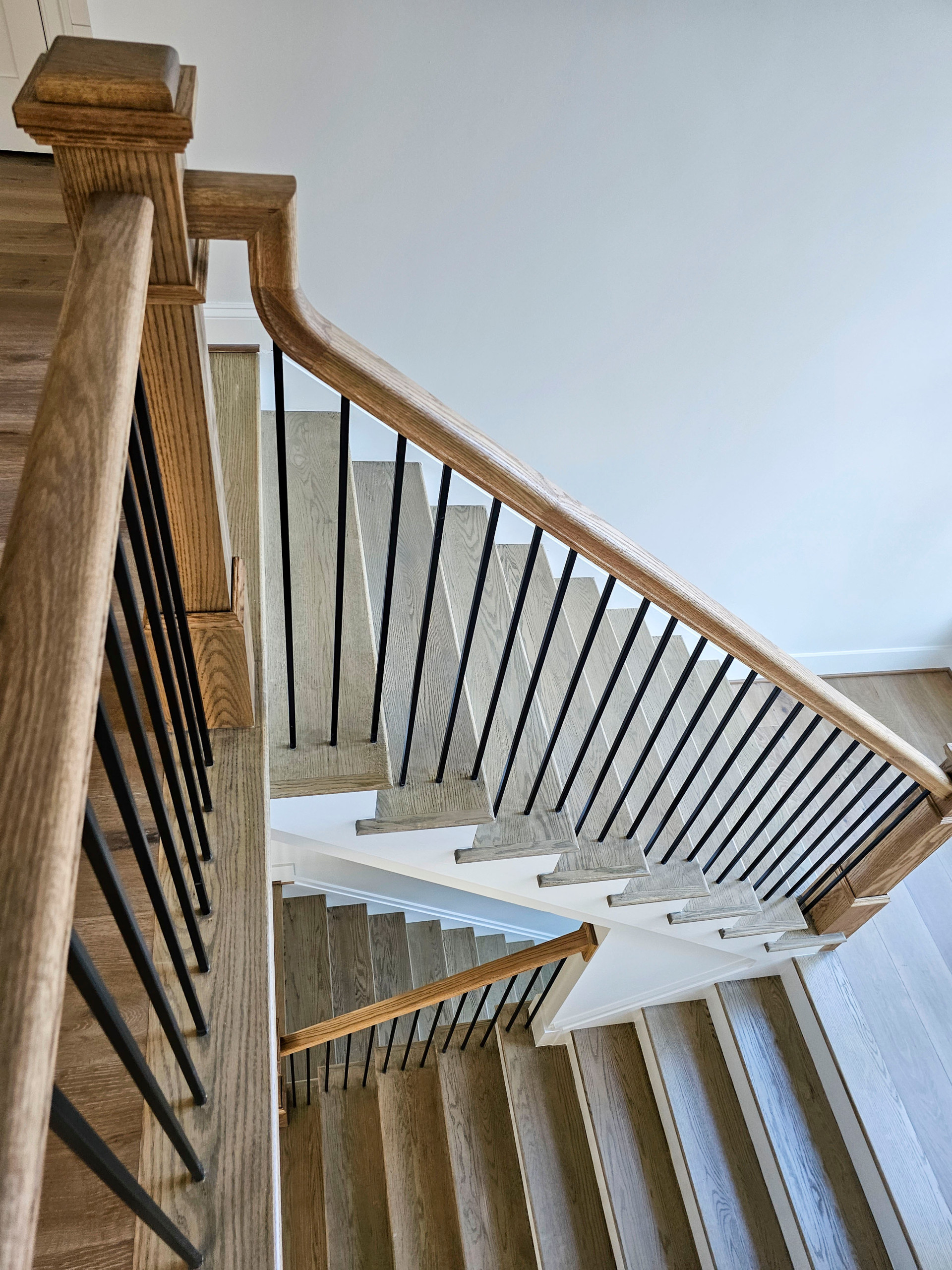 105_Modern and Bold U-Shaped Staircase, Vienna VA 22180