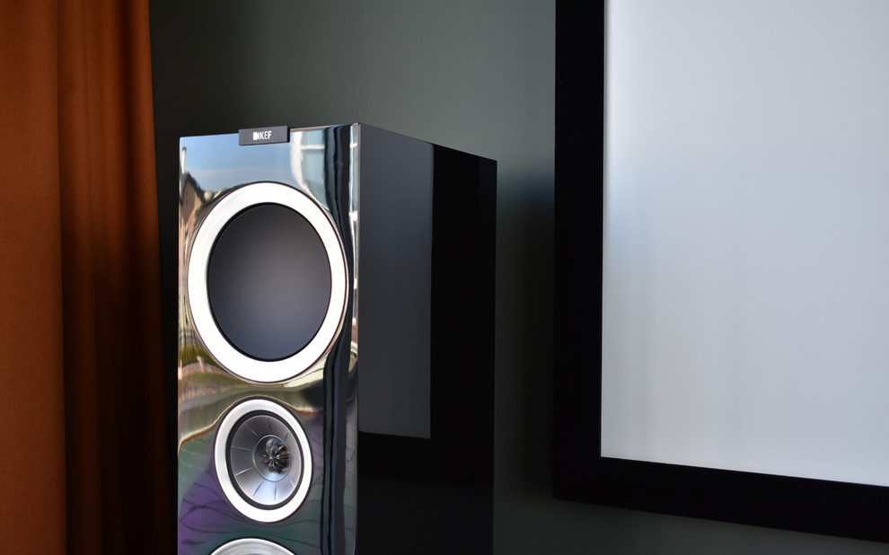 Домашний кинозал в коттедже