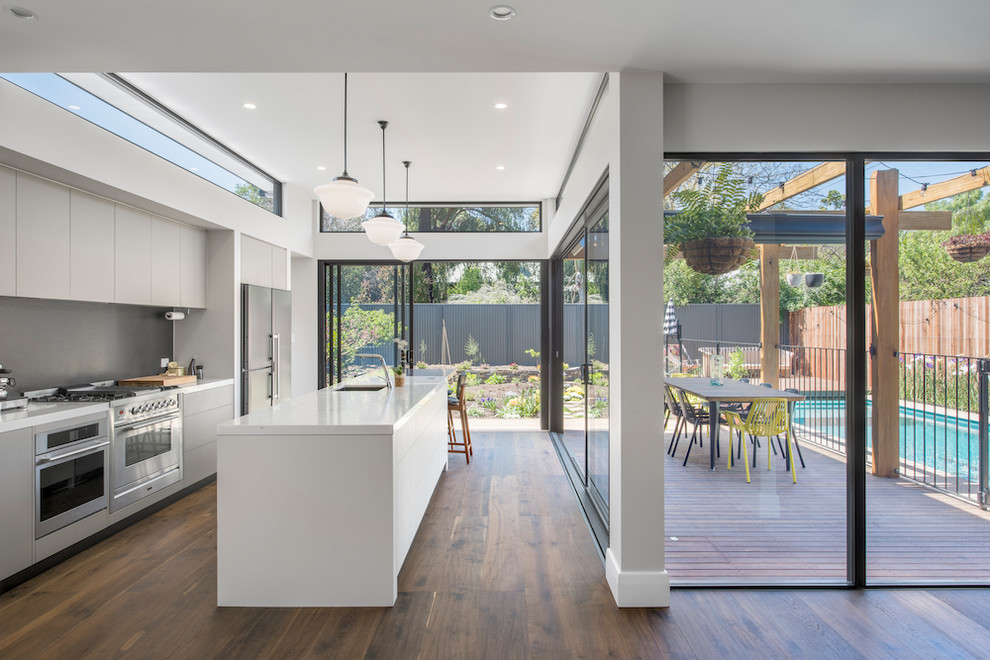 Photo of a contemporary kitchen in Adelaide.