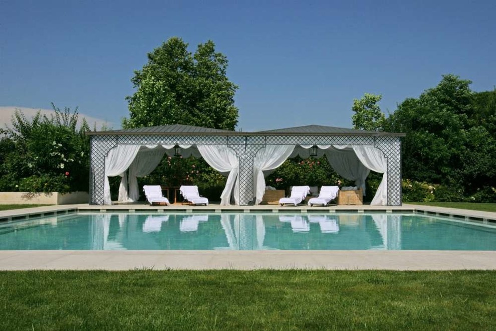 Design ideas for a mediterranean pool in Milan.